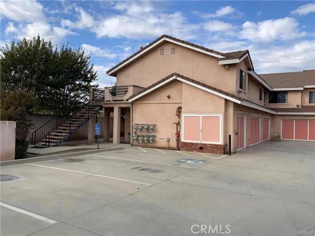 1411 W Hillandale 9, La Habra, CA 90631