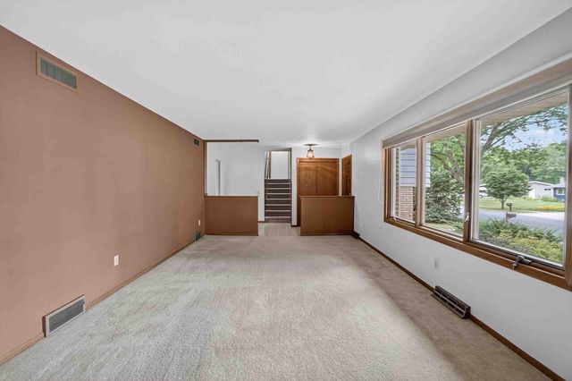 7013 Cardinal Drive, Middleton, WI 53562