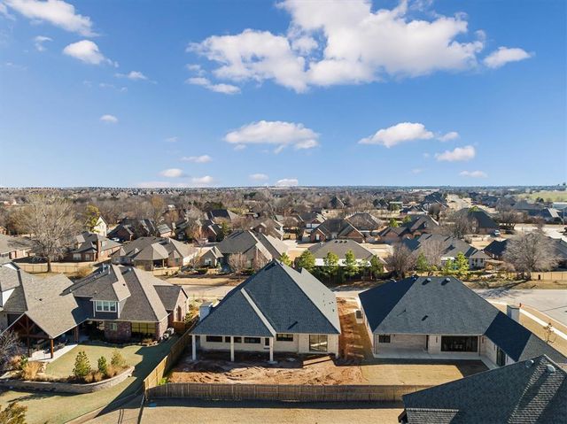 10045 SW 27th Street, Yukon, OK 73099