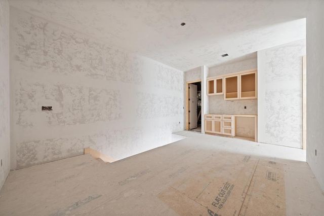 10045 SW 27th Street, Yukon, OK 73099