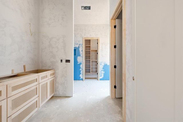 10045 SW 27th Street, Yukon, OK 73099