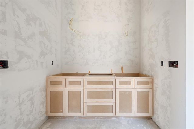 10045 SW 27th Street, Yukon, OK 73099