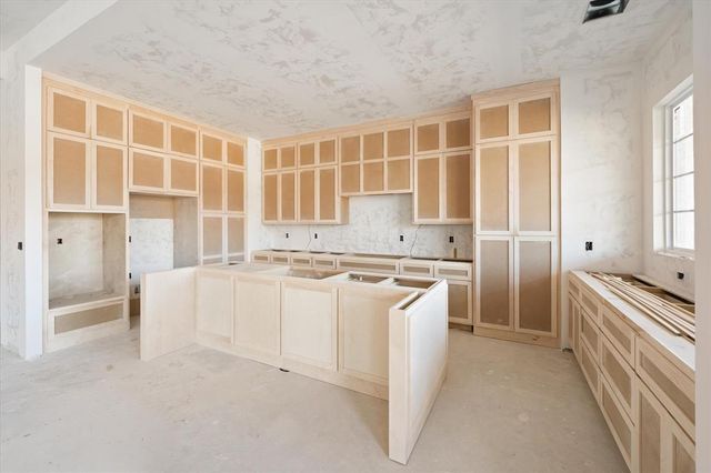 10045 SW 27th Street, Yukon, OK 73099