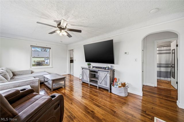 33378 Lake Shore Boulevard, Eastlake, OH 44095