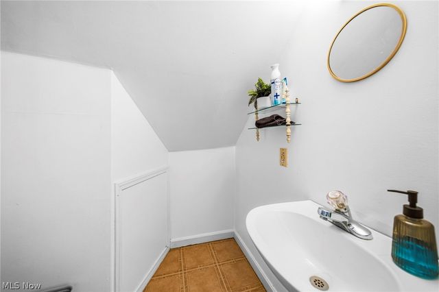 33378 Lake Shore Boulevard, Eastlake, OH 44095