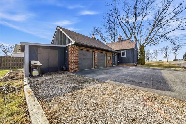 33378 Lake Shore Boulevard, Eastlake, OH 44095