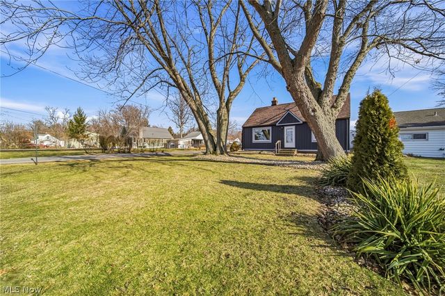 33378 Lake Shore Boulevard, Eastlake, OH 44095