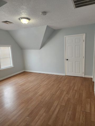 806 Warren Ave 2, Brockton, MA 02301