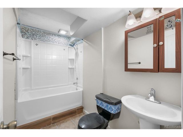 2060 Ridge Dr, Broomfield, CO 80020