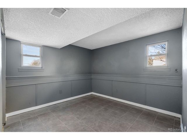 2060 Ridge Dr, Broomfield, CO 80020