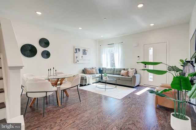 2478 EMERALD ST, Philadelphia, PA 19125