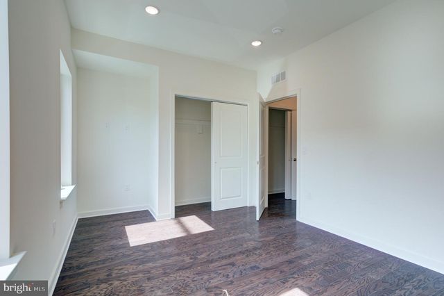 2478 EMERALD ST, Philadelphia, PA 19125