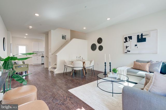 2478 EMERALD ST, Philadelphia, PA 19125