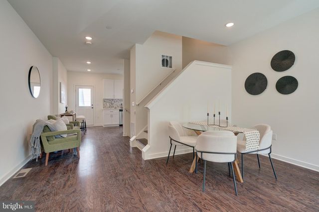 2478 EMERALD ST, Philadelphia, PA 19125