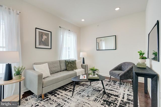 2478 EMERALD ST, Philadelphia, PA 19125