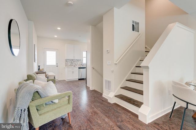 2478 EMERALD ST, Philadelphia, PA 19125