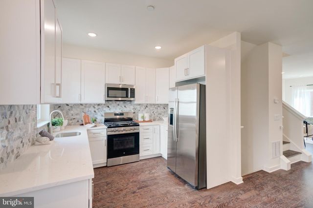 2478 EMERALD ST, Philadelphia, PA 19125