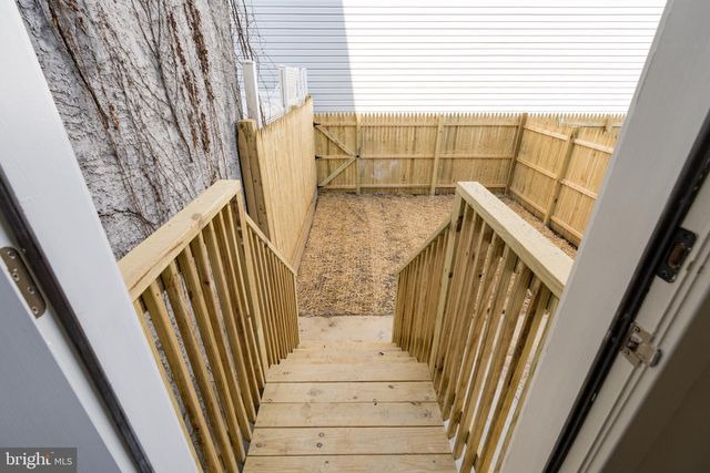 2478 EMERALD ST, Philadelphia, PA 19125