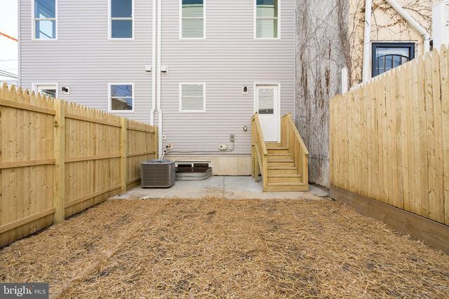 2478 EMERALD ST, Philadelphia, PA 19125