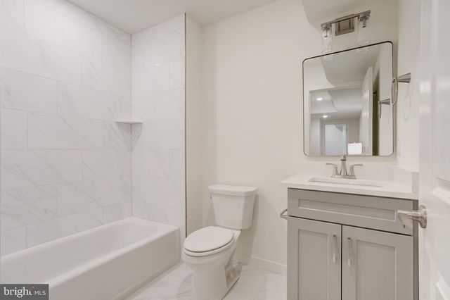 2478 EMERALD ST, Philadelphia, PA 19125