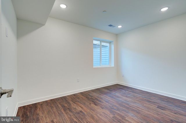 2478 EMERALD ST, Philadelphia, PA 19125