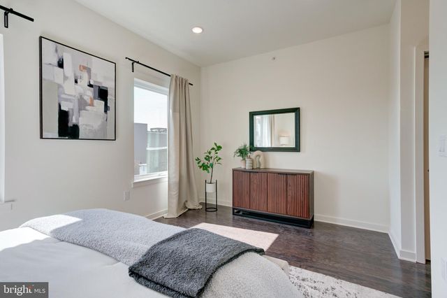 2478 EMERALD ST, Philadelphia, PA 19125