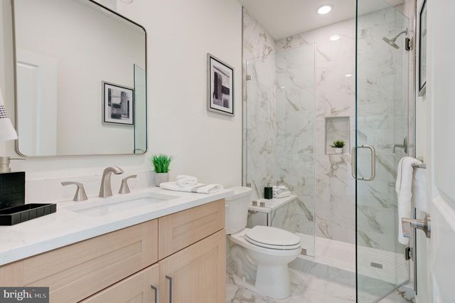 2478 EMERALD ST, Philadelphia, PA 19125