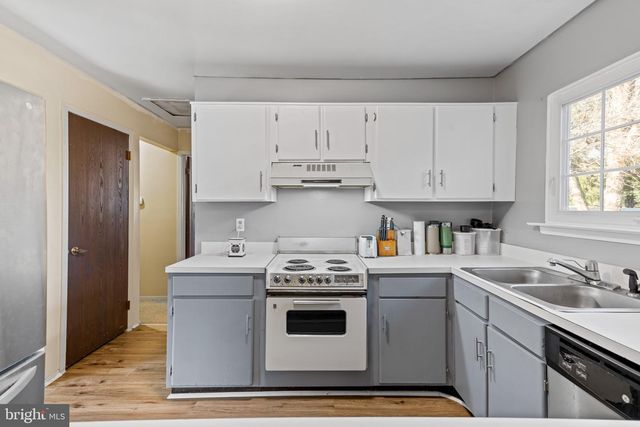 284 RADIX RD, Williamstown, NJ 08094