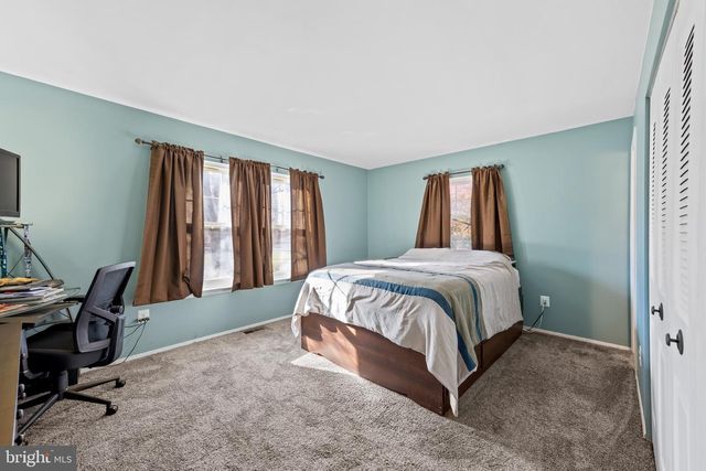 284 RADIX RD, Williamstown, NJ 08094