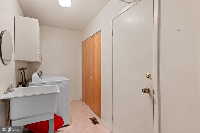 284 RADIX RD, Williamstown, NJ 08094