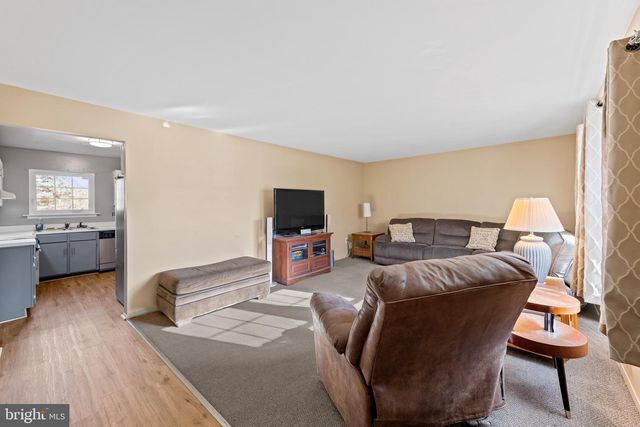 284 RADIX RD, Williamstown, NJ 08094