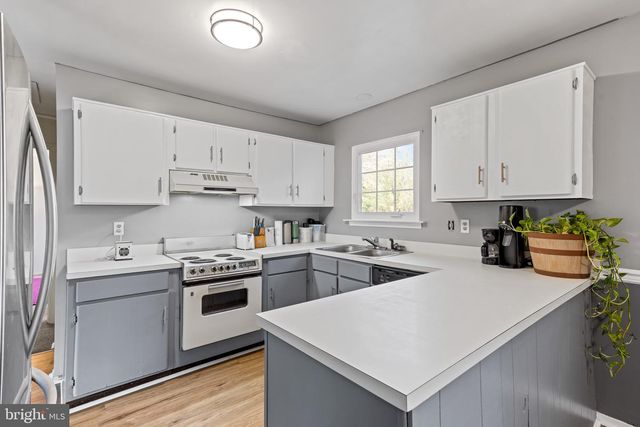 284 RADIX RD, Williamstown, NJ 08094