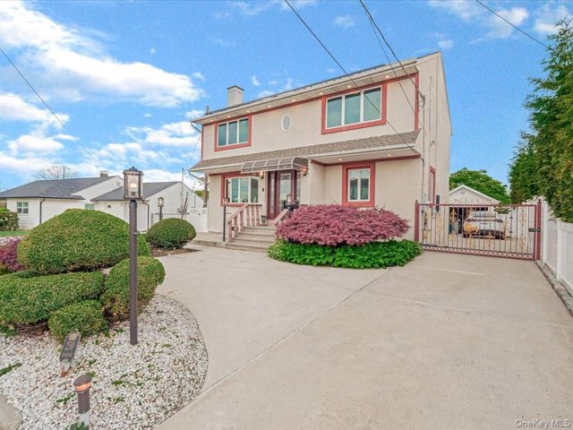 2510 2nd Avenue, East Meadow, NY 11554