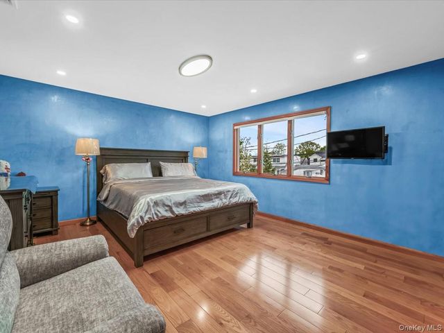 2510 2nd Avenue, East Meadow, NY 11554