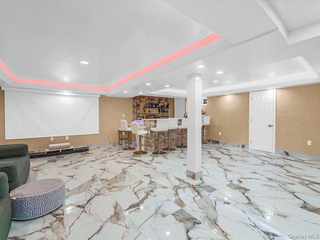 2510 2nd Avenue, East Meadow, NY 11554