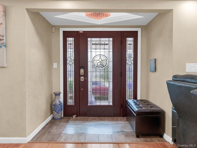 2510 2nd Avenue, East Meadow, NY 11554