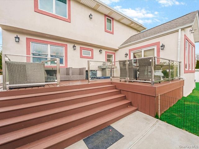 2510 2nd Avenue, East Meadow, NY 11554