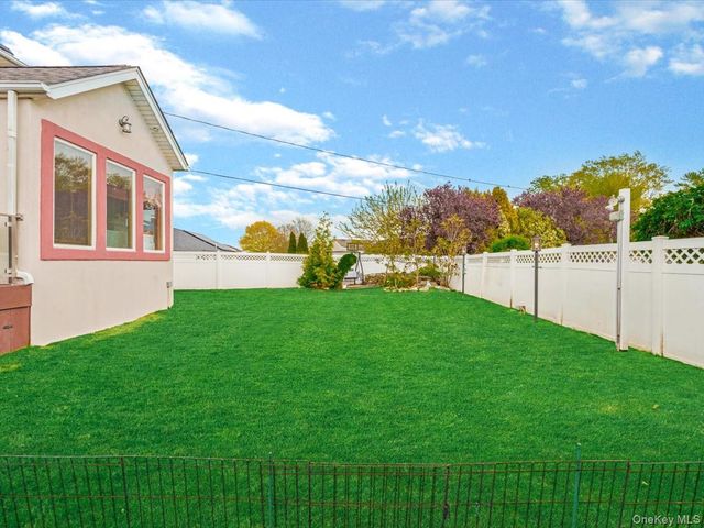 2510 2nd Avenue, East Meadow, NY 11554
