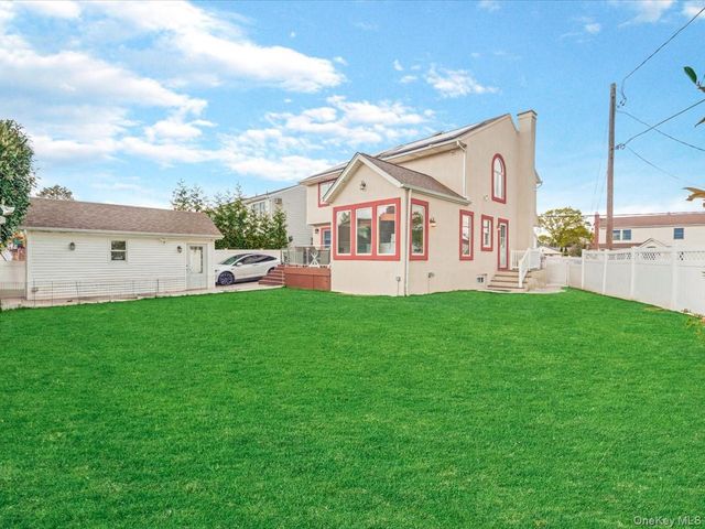 2510 2nd Avenue, East Meadow, NY 11554