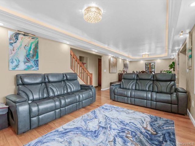 2510 2nd Avenue, East Meadow, NY 11554