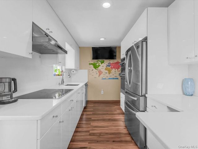 2510 2nd Avenue, East Meadow, NY 11554