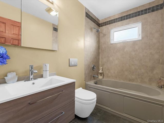 2510 2nd Avenue, East Meadow, NY 11554
