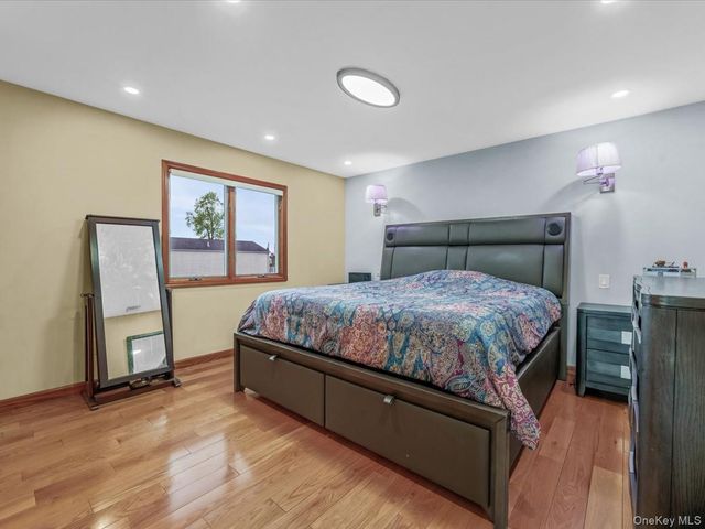 2510 2nd Avenue, East Meadow, NY 11554