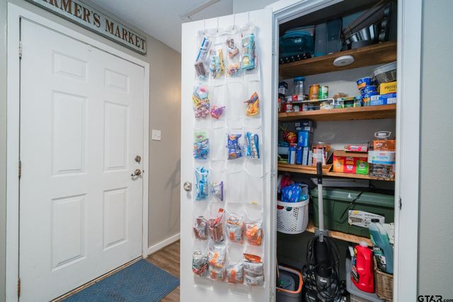 208 E Center ST, White Oak, TX 75693