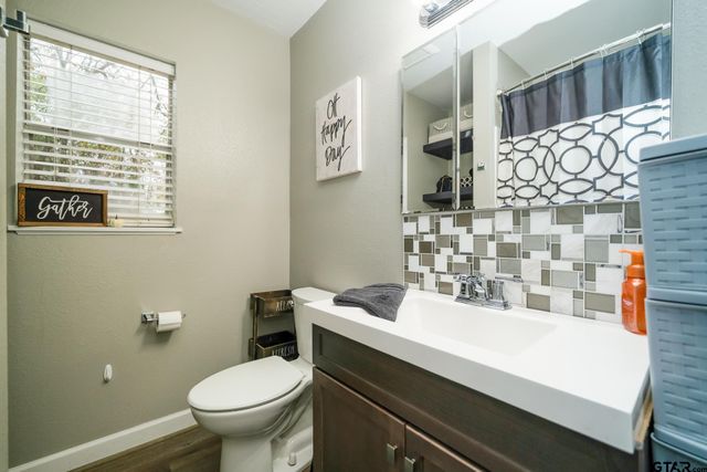 208 E Center ST, White Oak, TX 75693