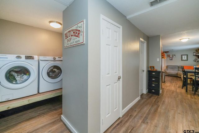 208 E Center ST, White Oak, TX 75693