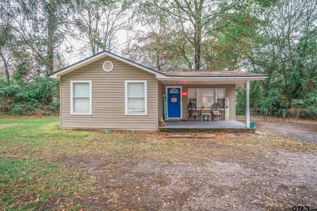 208 E Center ST, White Oak, TX 75693