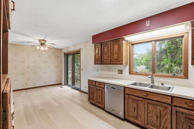 7738 Emerson Avenue N, Brooklyn Park, MN 55444