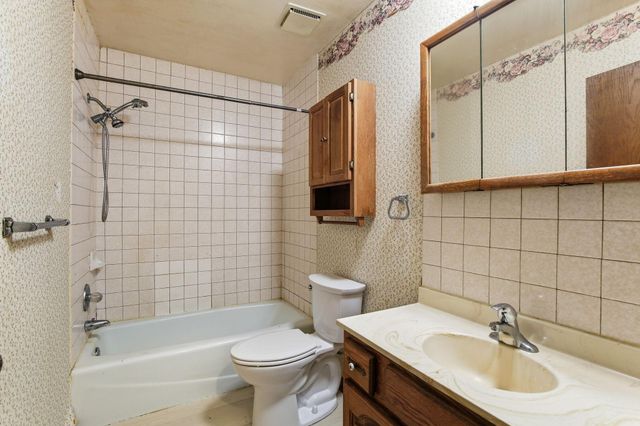 7738 Emerson Avenue N, Brooklyn Park, MN 55444