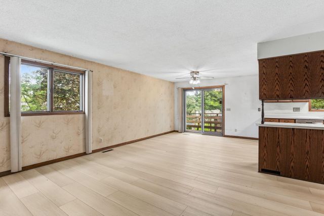 7738 Emerson Avenue N, Brooklyn Park, MN 55444